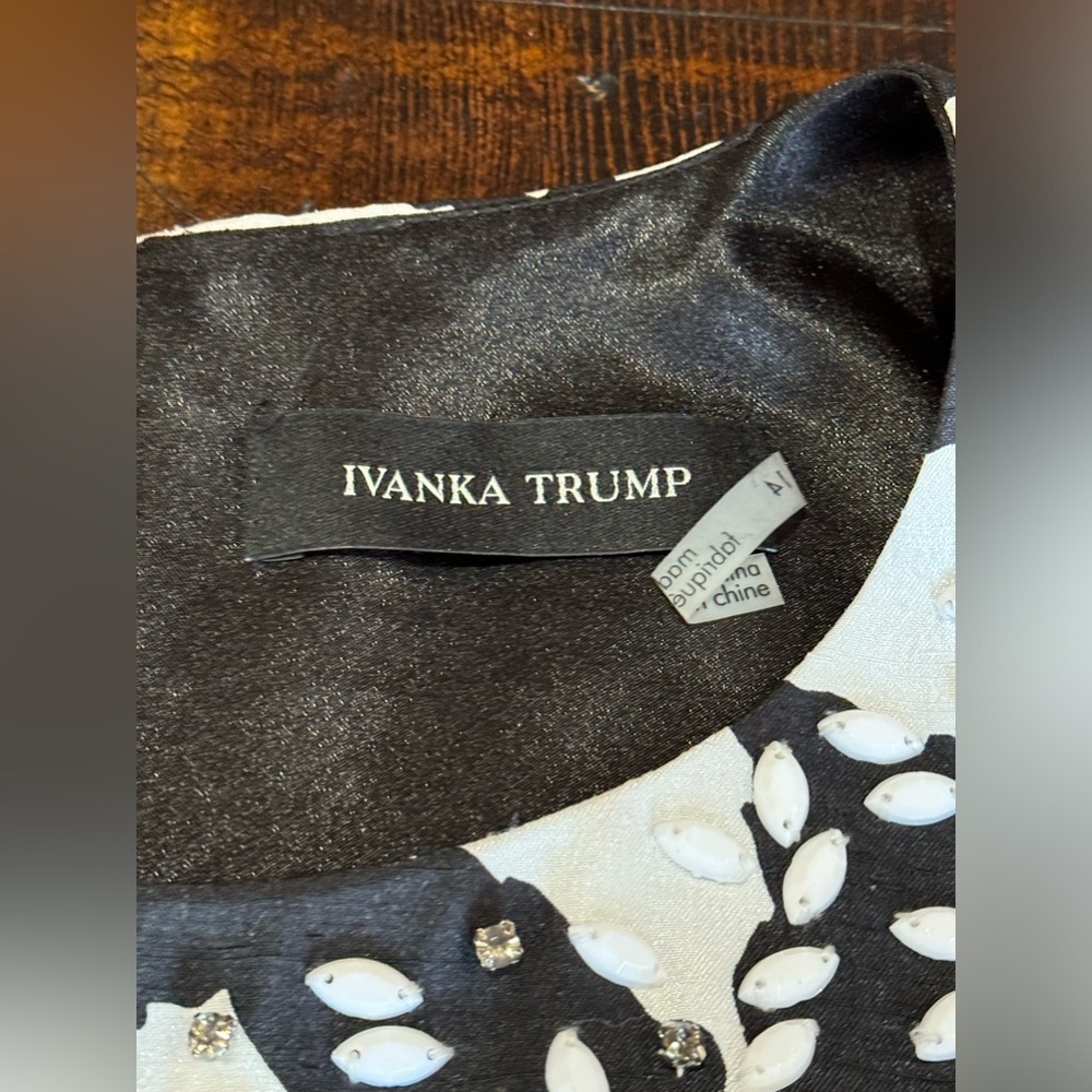 Ivanka Trump Sleeveless Round-Neck Fully Lined Black & White Floral Dress - Picture 9 of 12